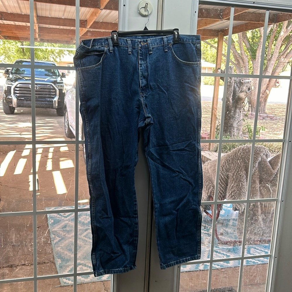 Men’s Jeans 46x32 Wrangler Relaxed Fit. Never worn.